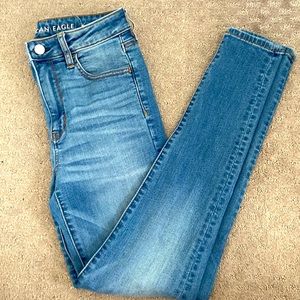 AMERICAN EAGLE HI-RISE JEGGING